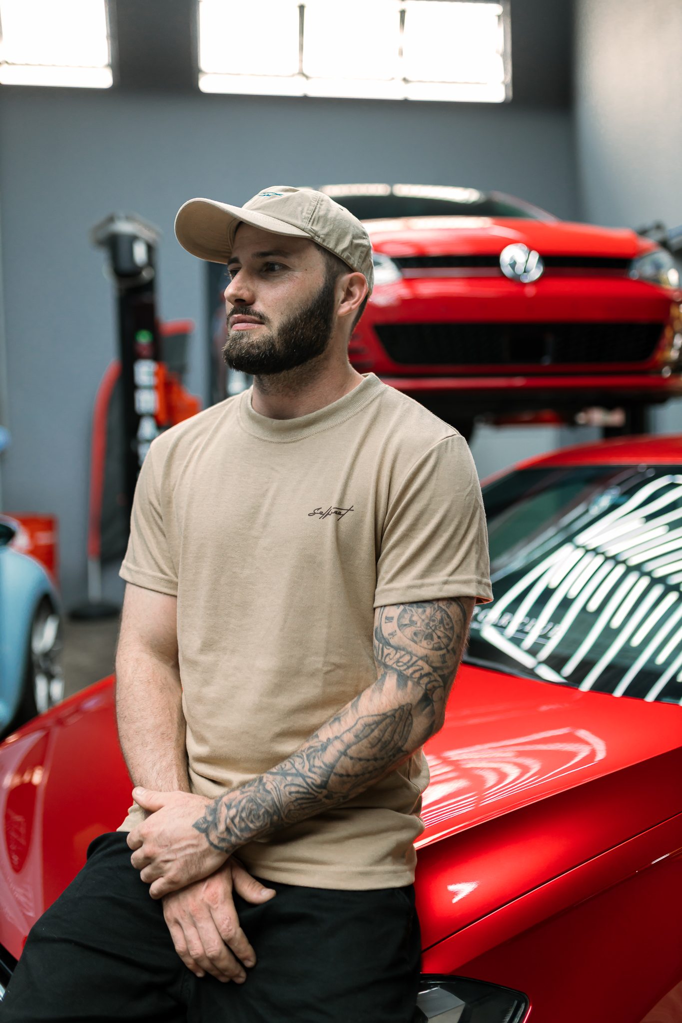 Camiseta Bege com Logo Selfmeet Factory - Imagem 4